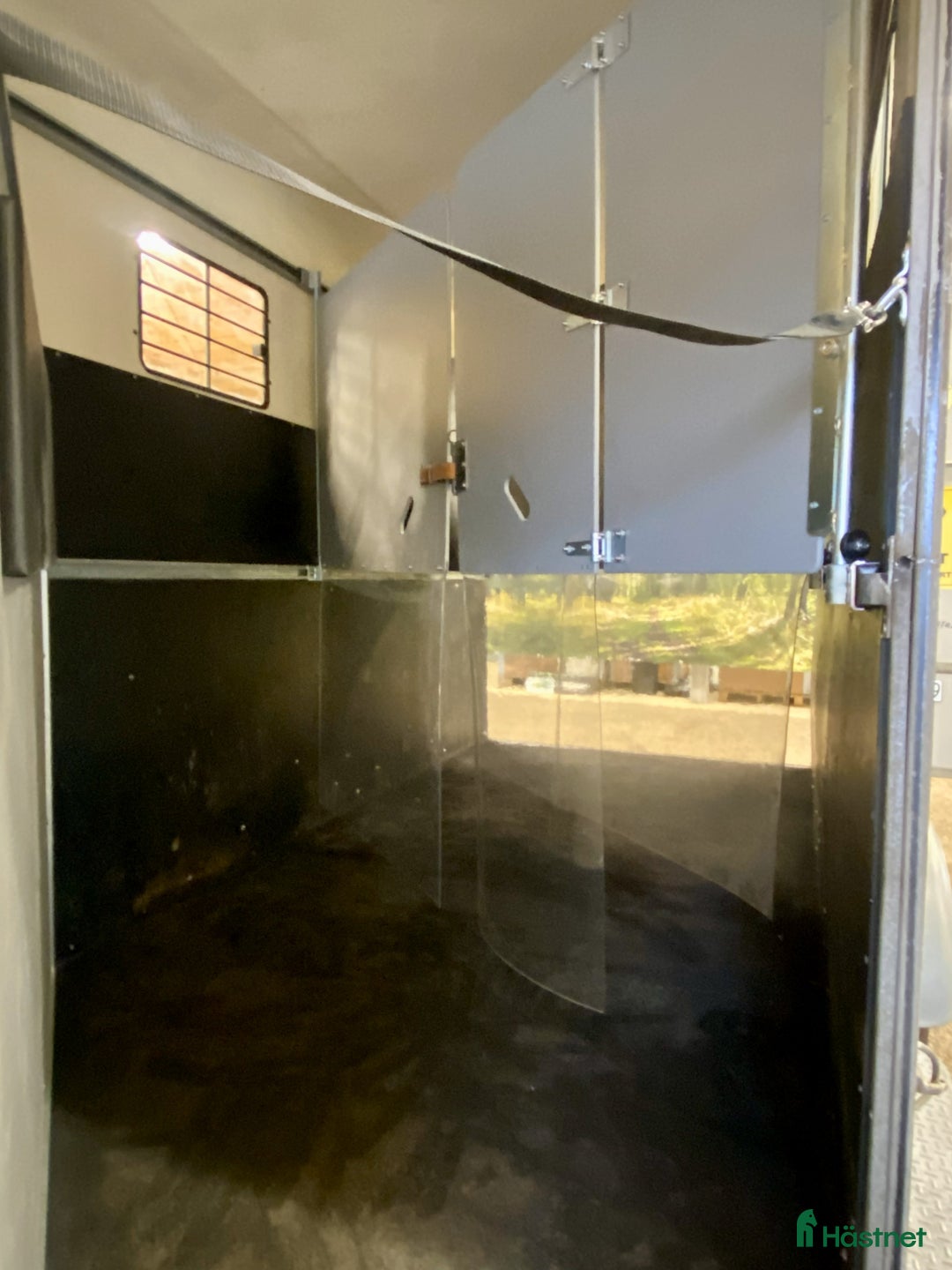 Hästtransporter  fordon & transport till salu: Diagonallastad 3-hästars Fautras i Kvicksund - Annons 16