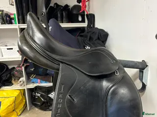 Sadlar hästutrustning Ikonic evolution 17,5 tum - Annons 1