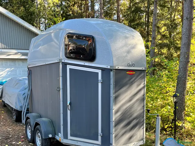 Hästtransporter fordon & transport till salu: Nyservad och besiktigad med aluminium golv -Fin! - Annons 3
