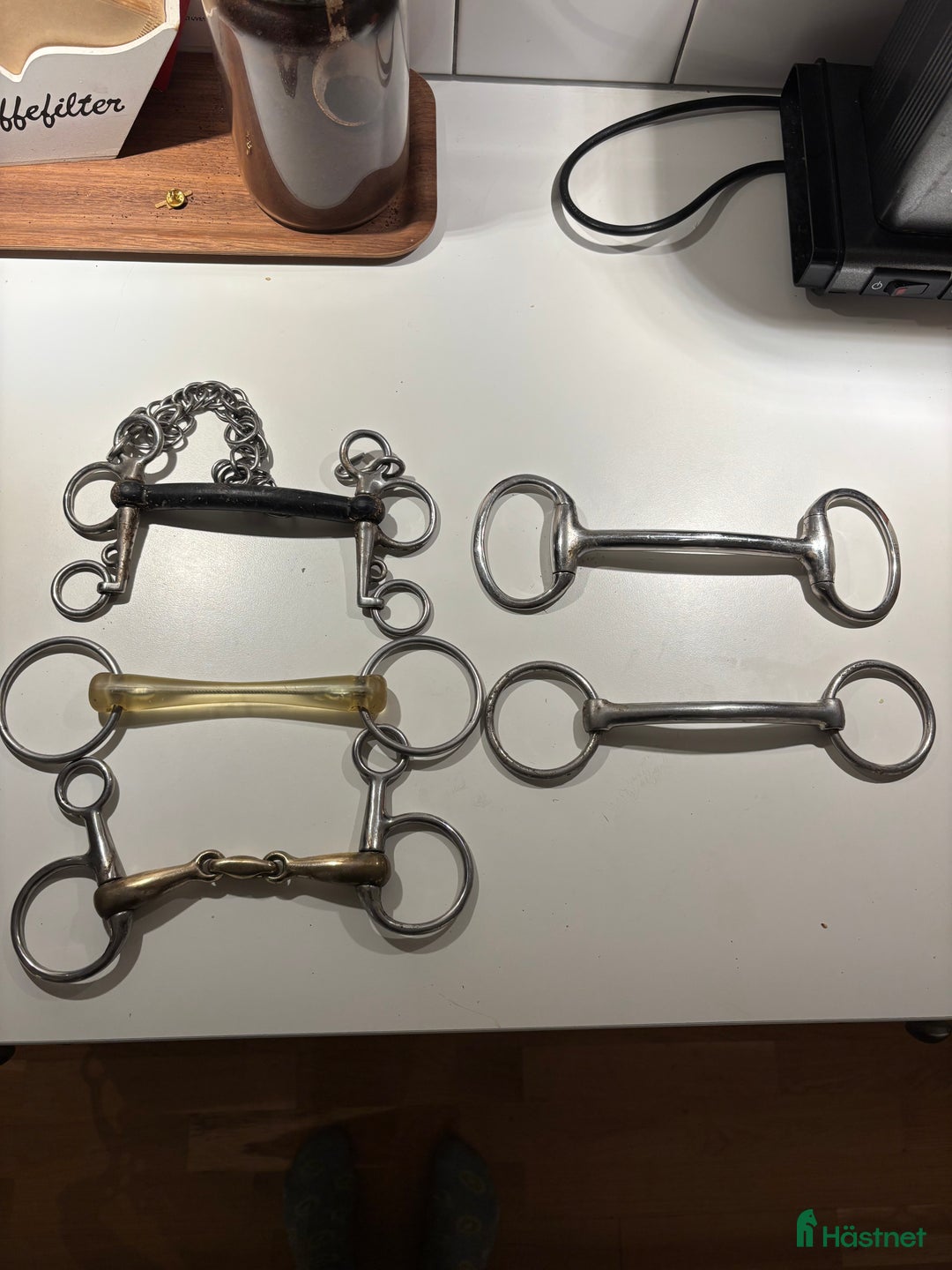 Bett hästutrustning till salu: Olika bett  i Västerhaninge - Annons 1