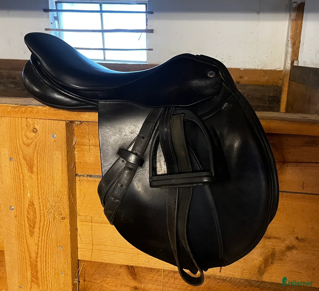 Sadlar hästutrustning till salu: Allroundsadel i Vrigstad - Annons 1