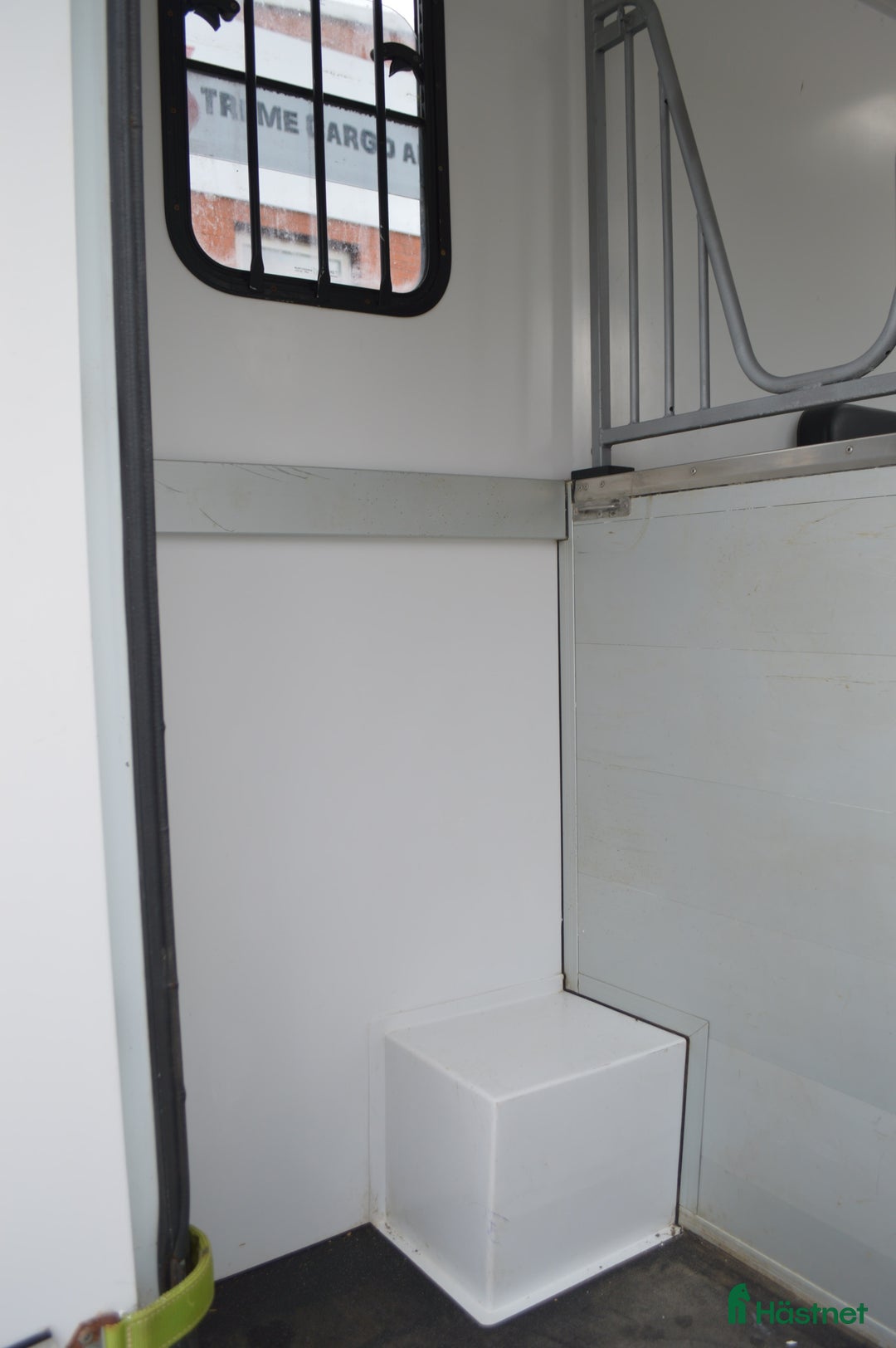 Hästlastbilar  fordon & transport till salu: Nuyts 5 sits V galler 14850 mil i Kvicksund - Annons 8