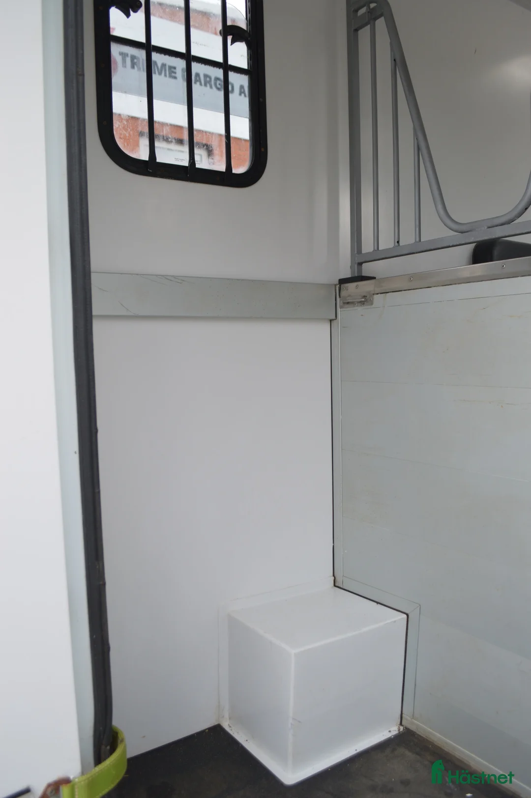 Hästlastbilar  fordon & transport till salu: Nuyts 5 sits V galler 14850 mil i Kvicksund - Annons 8