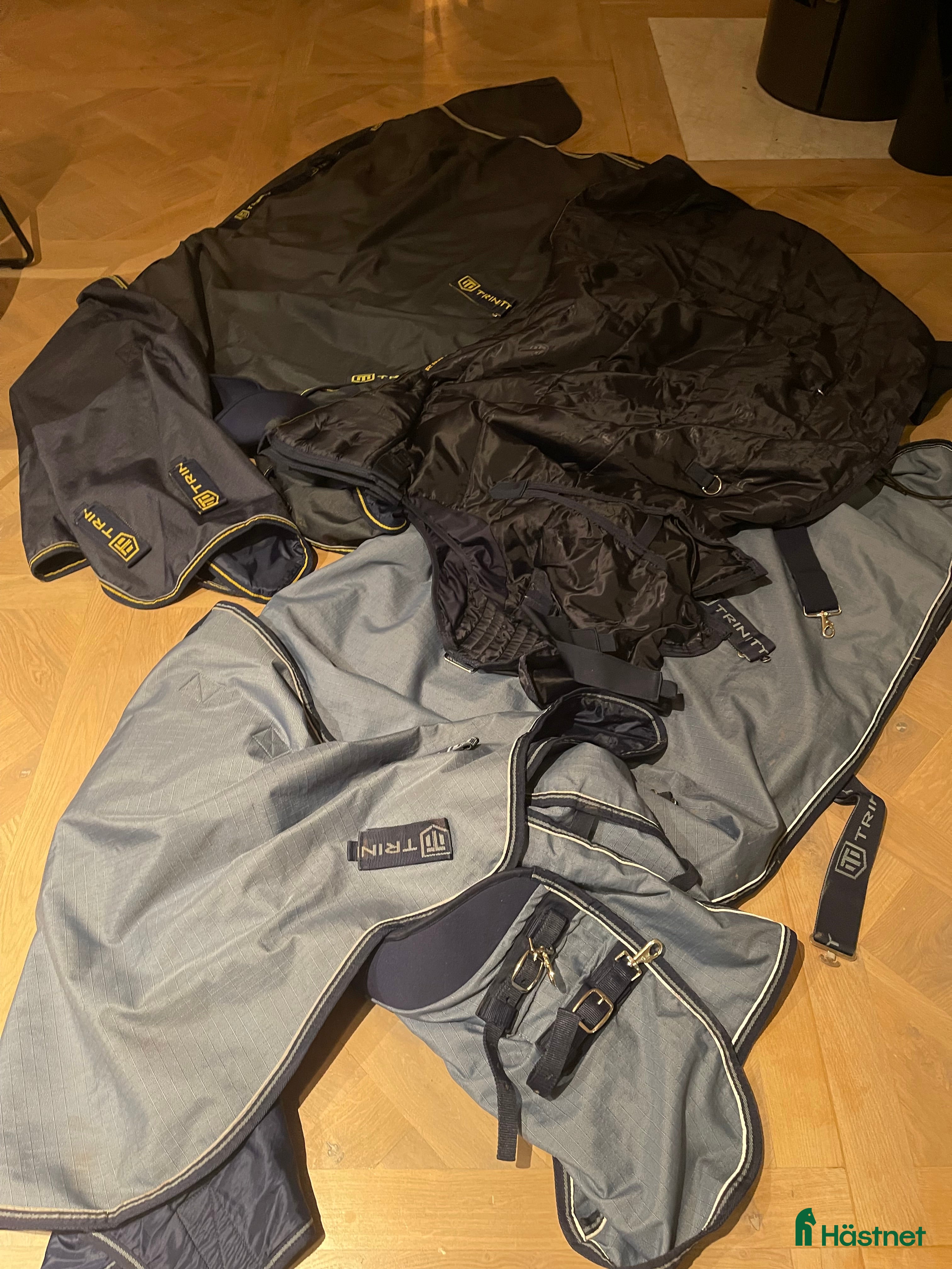 Täcken hästutrustning till salu: Trinity täcken 135  2 stycken med en Liner i Norrtälje - Annons 3