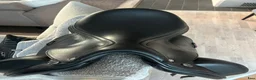Sadlar hästutrustning till salu: Mycket fin Equipe Olympia Dressyrsadel 17,5"/M - Annons 5