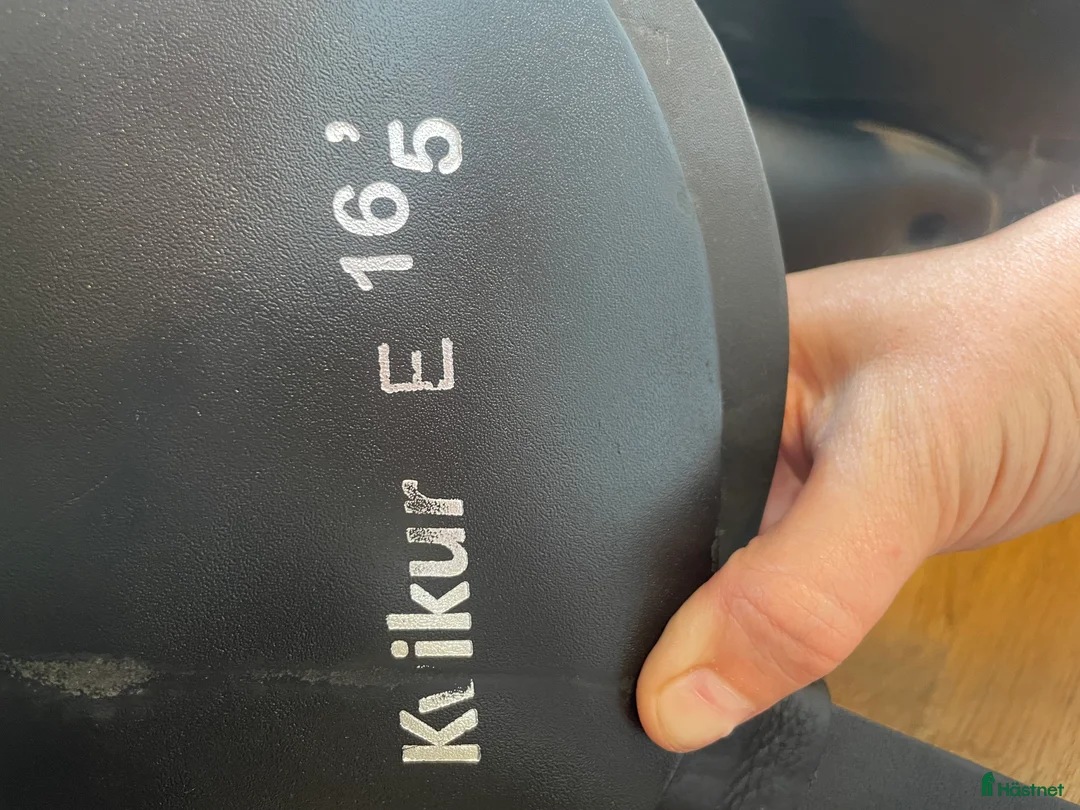 Sadlar hästutrustning till salu: Töltrider 16,5 i Uppsala - Annons 5