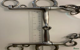 Bett hästutrustning till salu: Pelhambett i Jönköping - Bild 1