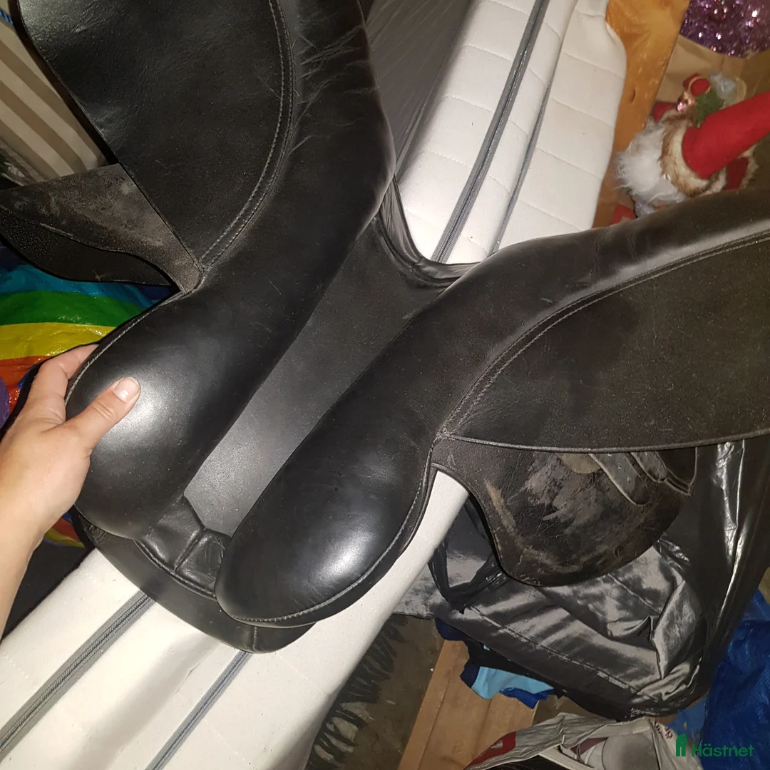 Sadlar hästutrustning till salu: Hoppsadel - Annons 2