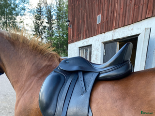 Sadlar hästutrustning till salu: Ikonic dressyrsadel obs sänkt pris i Filipstad - Annons 6