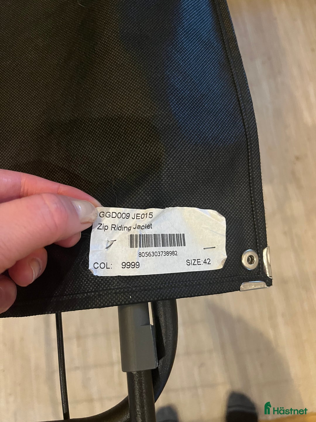 Jackor & Kavajer ryttarutrustning till salu: Tävlingskavaj i Umeå - Annons 6