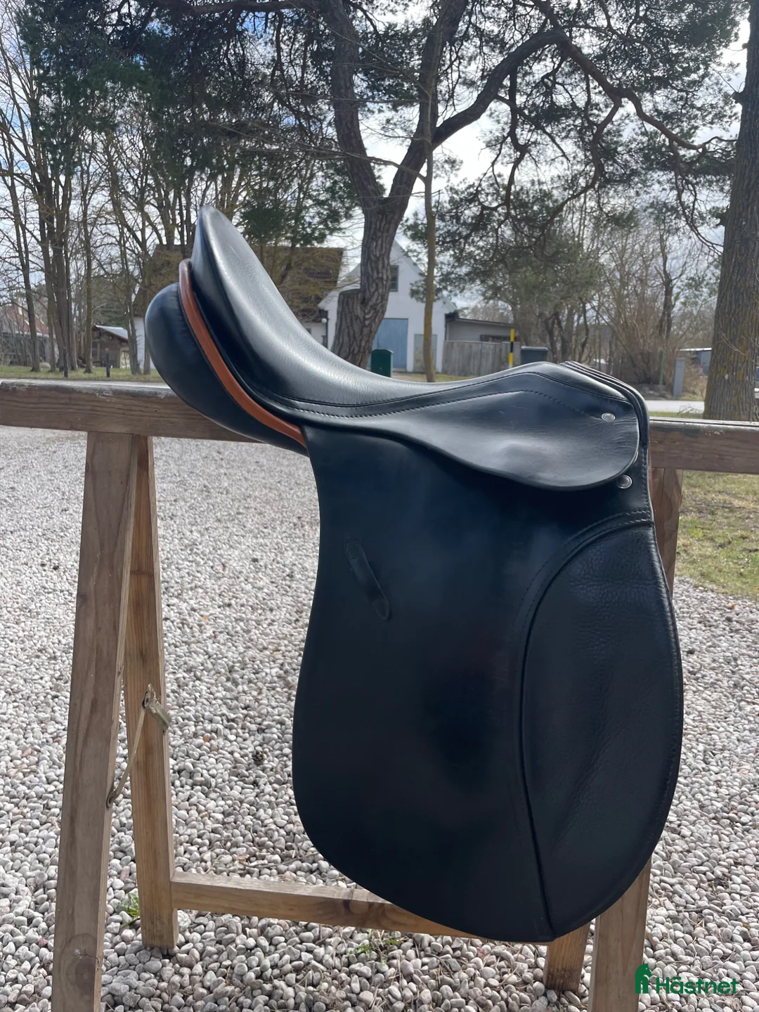 Sadlar hästutrustning till salu: Young rider allroundsadel - Annons 1