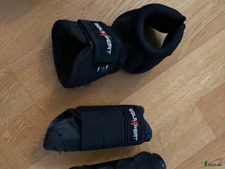 Benskydd hästutrustning till salu: Terrängskydd stl S boots + fram i Brottby - Annons 3