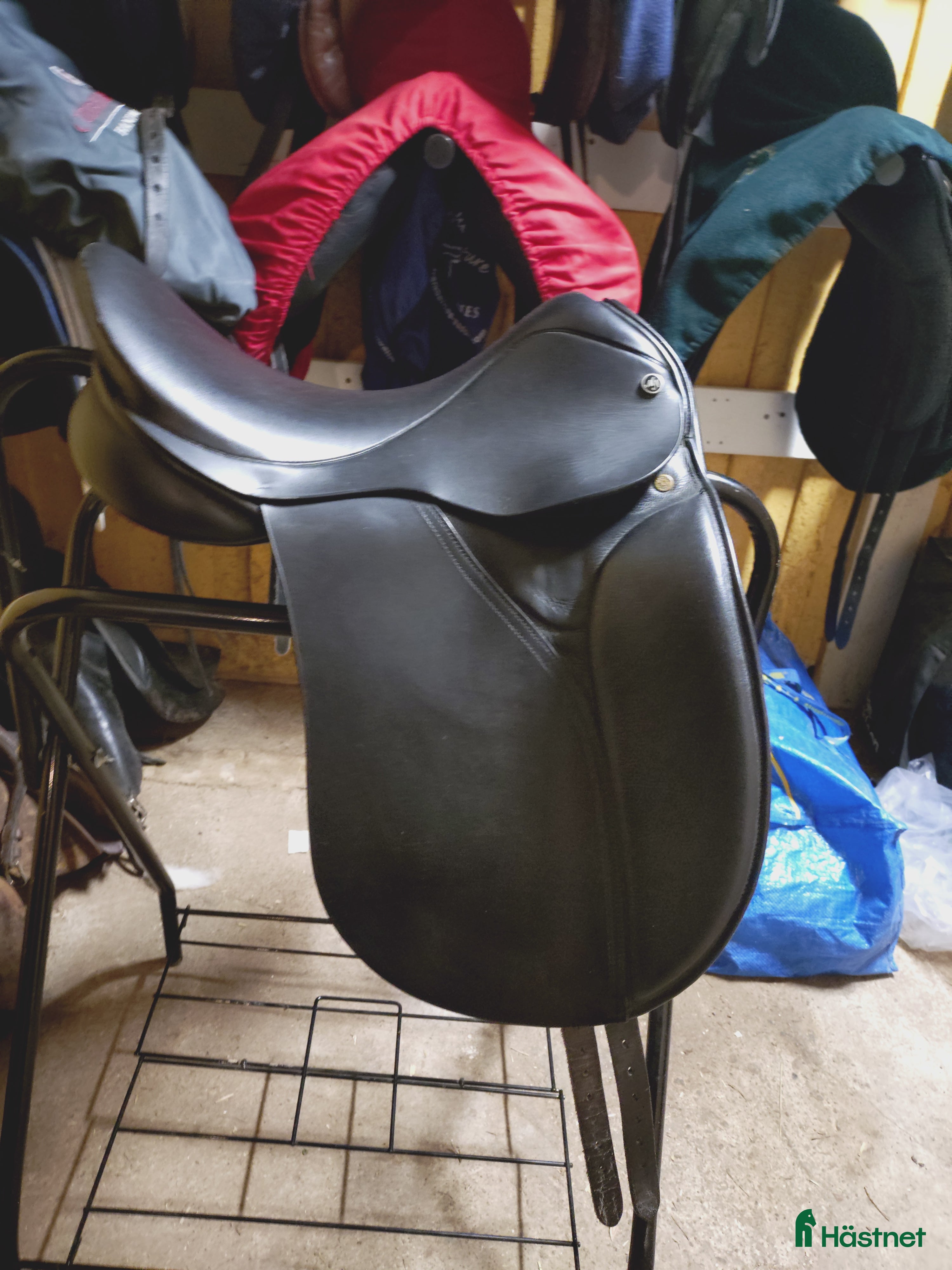 Sadlar hästutrustning till salu: Perfekt första dressyr sadel  i Årsunda - Annons 16