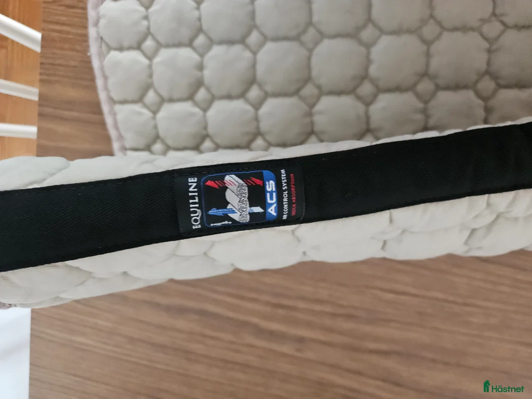 Schabrak & Vojlockar hästutrustning till salu: Eskadron och Mias dressyrschabrak i Malmö - Annons 3