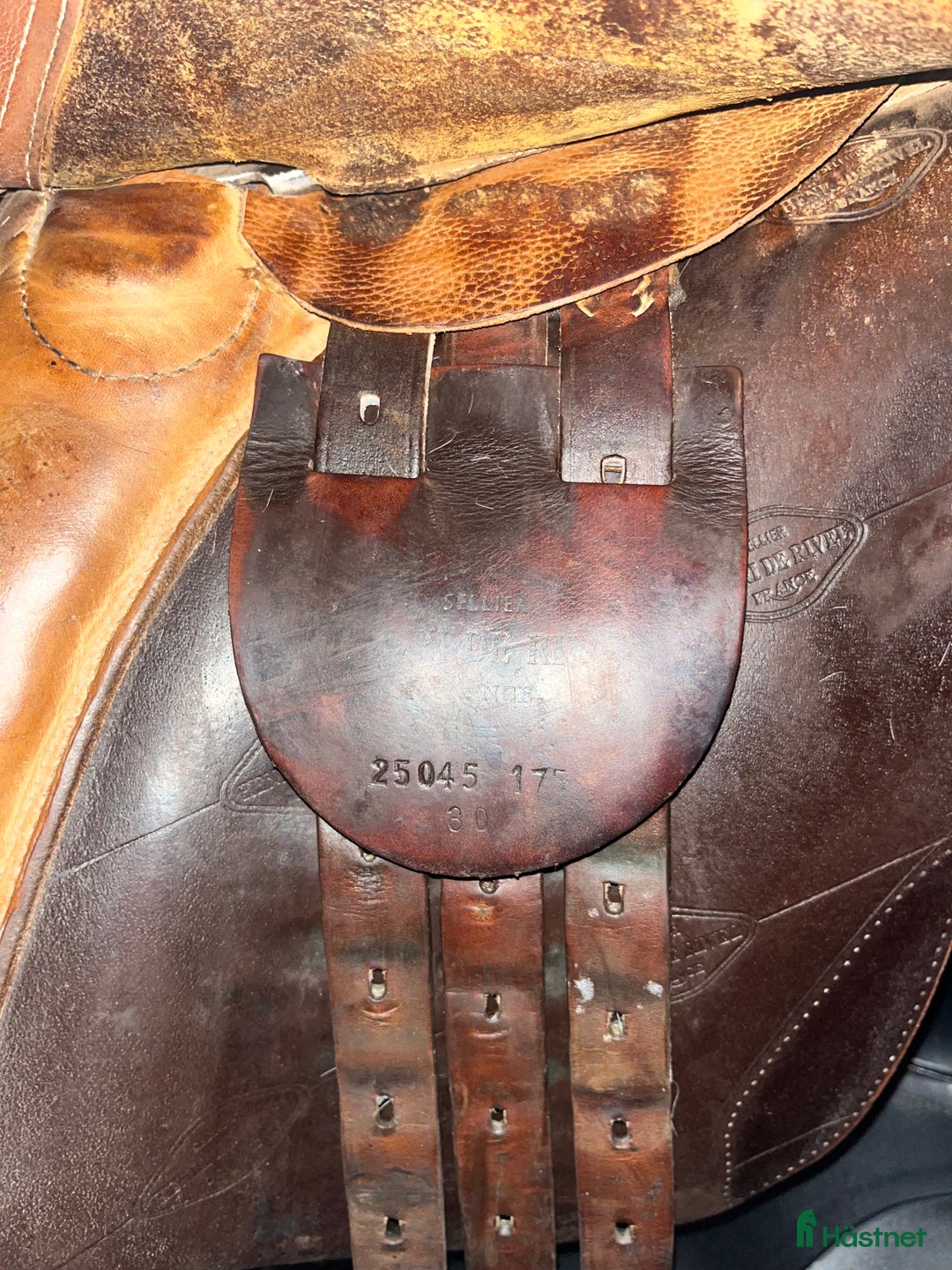 Sadlar hästutrustning till salu: hoppsadel  i Vikarbyn - Annons 2