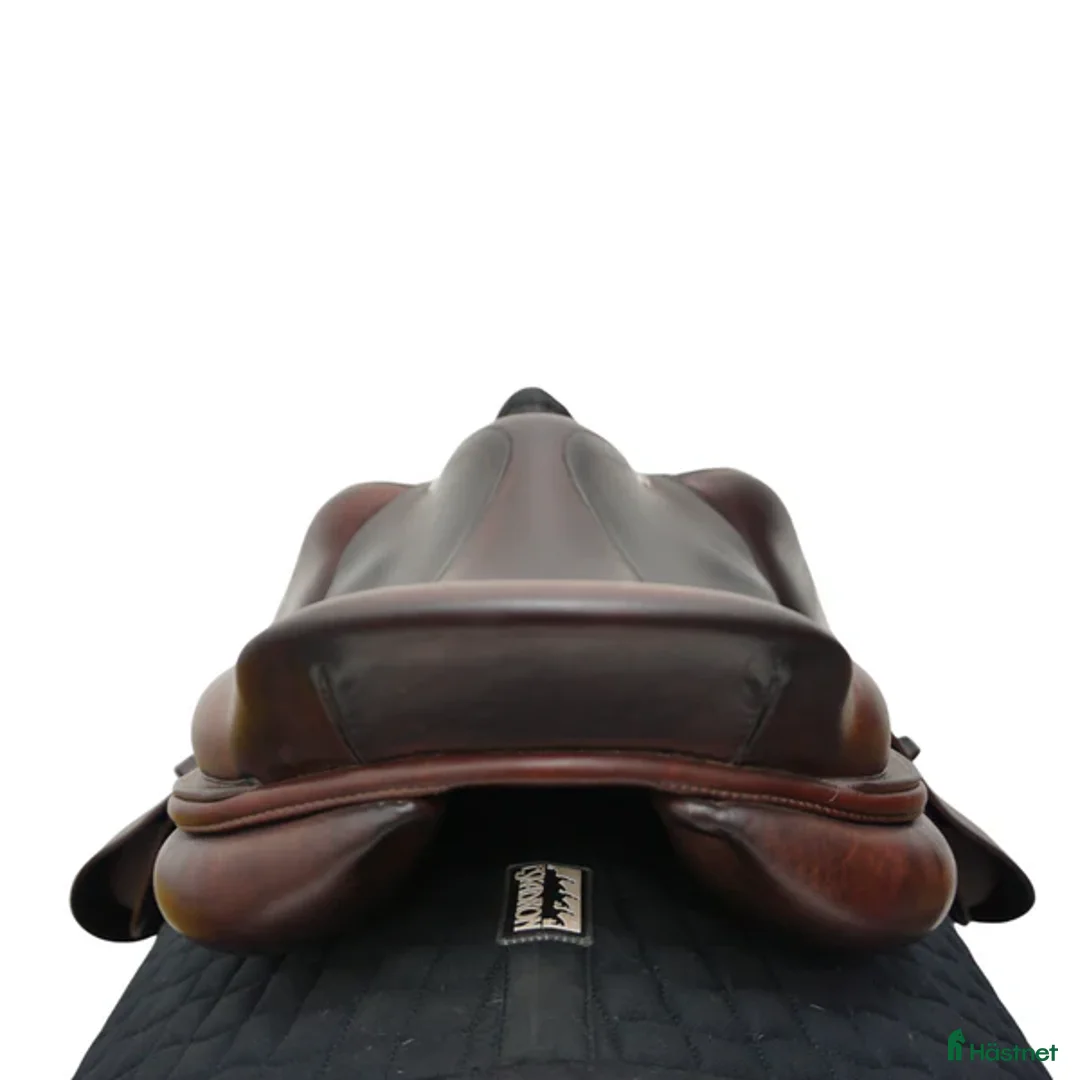 Sadlar hästutrustning till salu: CWD Classic SE02 17,5" i Upplands Väsby - Annons 3