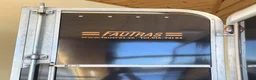 Hästtransporter  fordon & transport till salu: Fautras AidSystem- öppna/stäng bakbommen framifrån - Annons 13