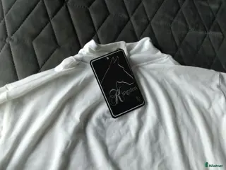 Övrigt Ridkläder ryttarutrustning till salu: Vit tävlingspolo - Annons 1