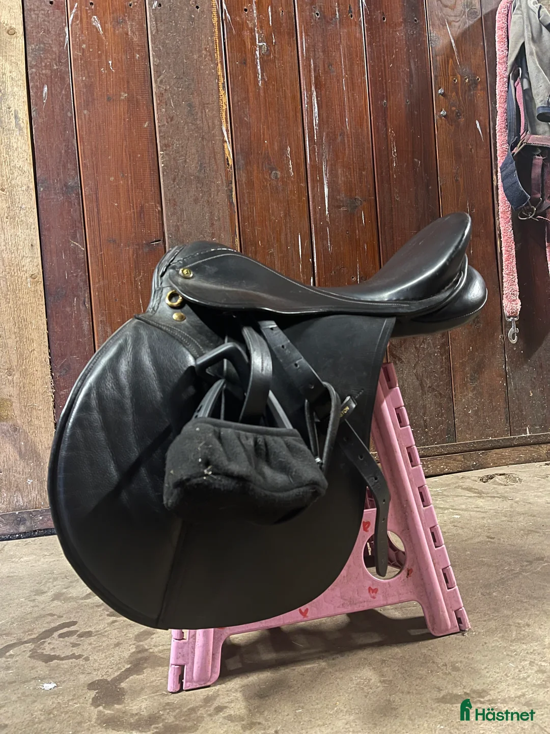 Sadlar hästutrustning till salu: Sadel  i Alsterbro - Annons 1