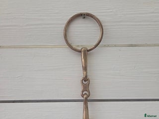 Bett hästutrustning till salu: Tredelat bett i Virsbo - Annons 6