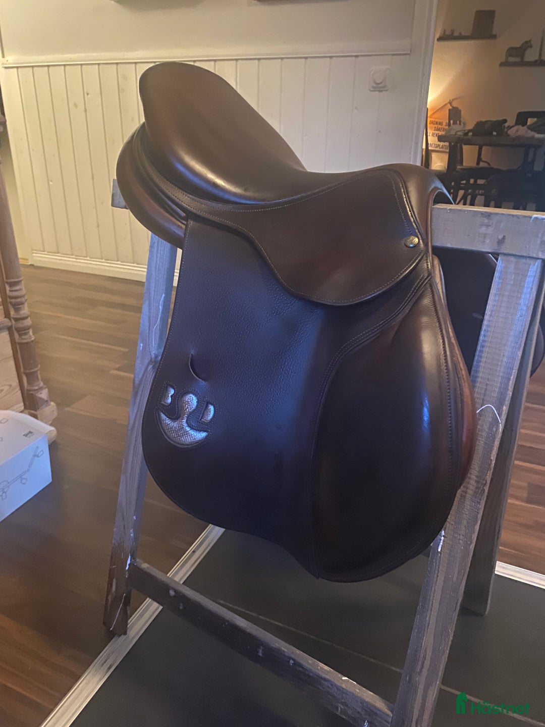 Sadlar hästutrustning till salu: Bruno Delgrange sadel för den långa! i Kil - Annons 4