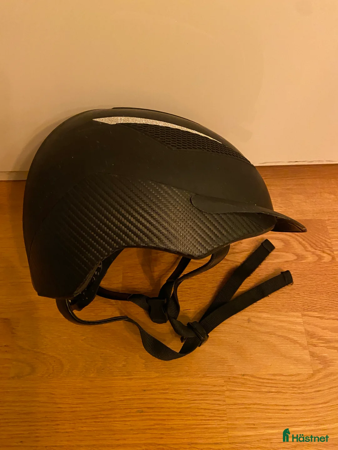 Övrig Hästutrustning hästutrustning till salu: Hjälm CRW strl 57-61 i Solna - Annons 1
