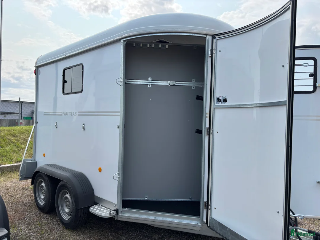 Hästtransporter  fordon & transport till salu: Fautras Oblic + 2, 2025-  finns i lager i Skurup - Annons 10