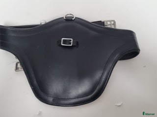 Sadeltillbehör hästutrustning till salu: Svart magplatta i Färentuna - Annons 9