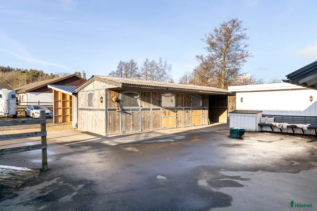  stallplats finnes: Karantänstall Finnes i Kungsbacka i Fjärås - Annons 1