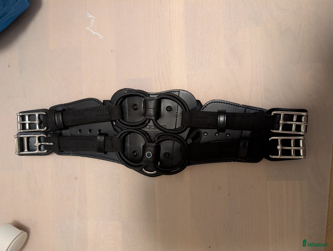 Sadeltillbehör hästutrustning till salu: Stubben equisoft dressyrgjord i Nyköping - Annons 1