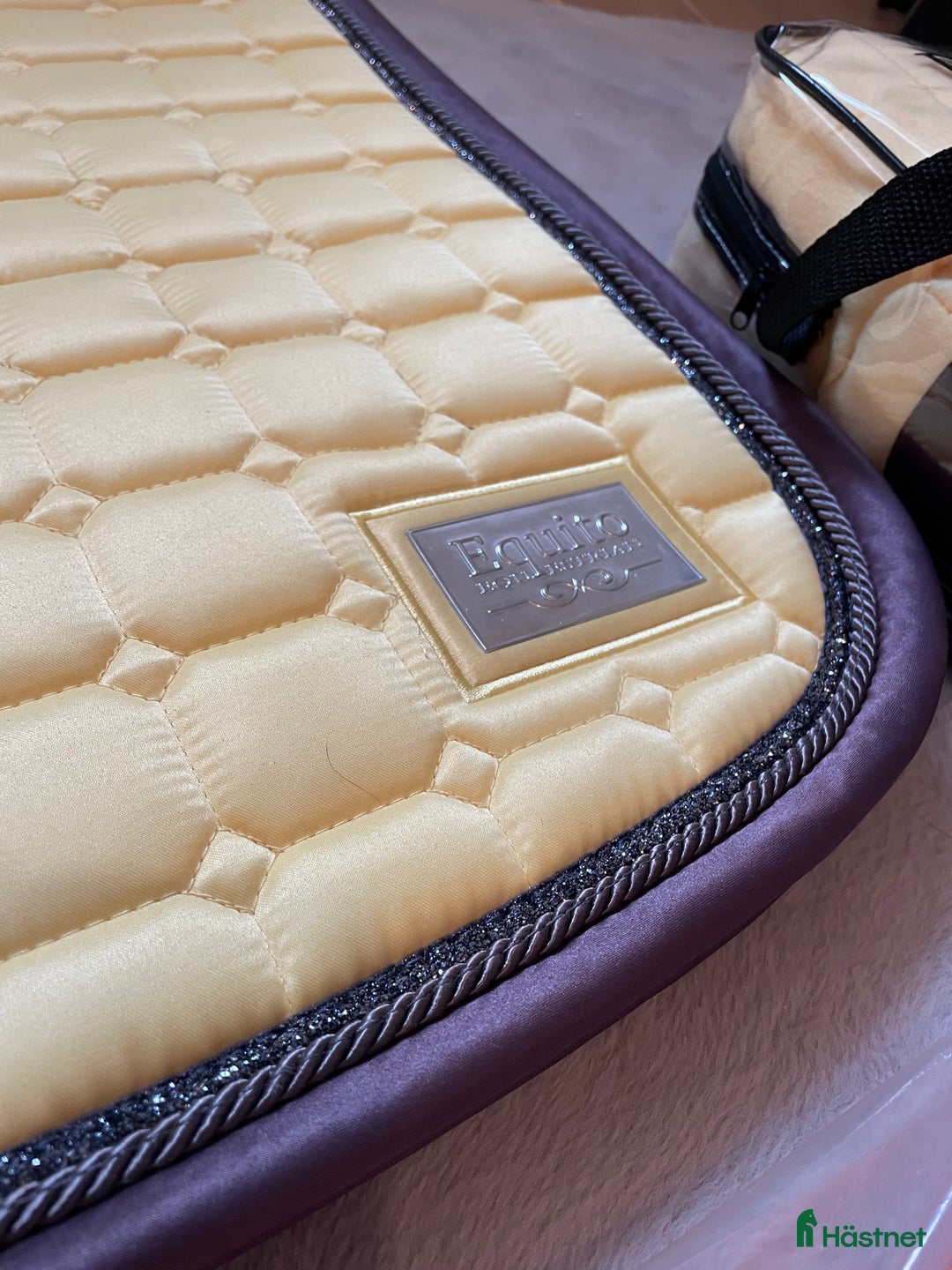 Schabrak & Vojlockar hästutrustning till salu: Jättefint dressyrschabrak set Full 🌸 i Landskrona - Annons 2