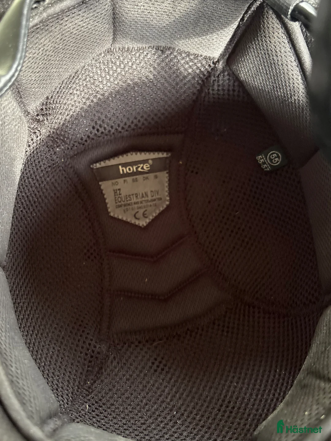 Hjälmar ryttarutrustning till salu: Hjälm - Annons 2