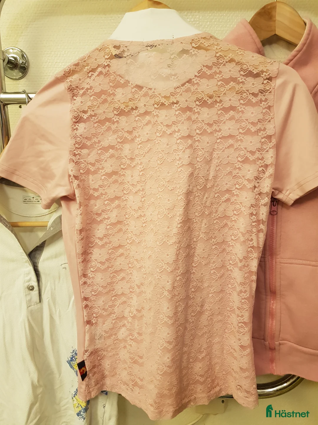 Övrigt Ridkläder ryttarutrustning till salu: Tävlingstoppar/ridtröja xs/s i Söråker - Annons 5