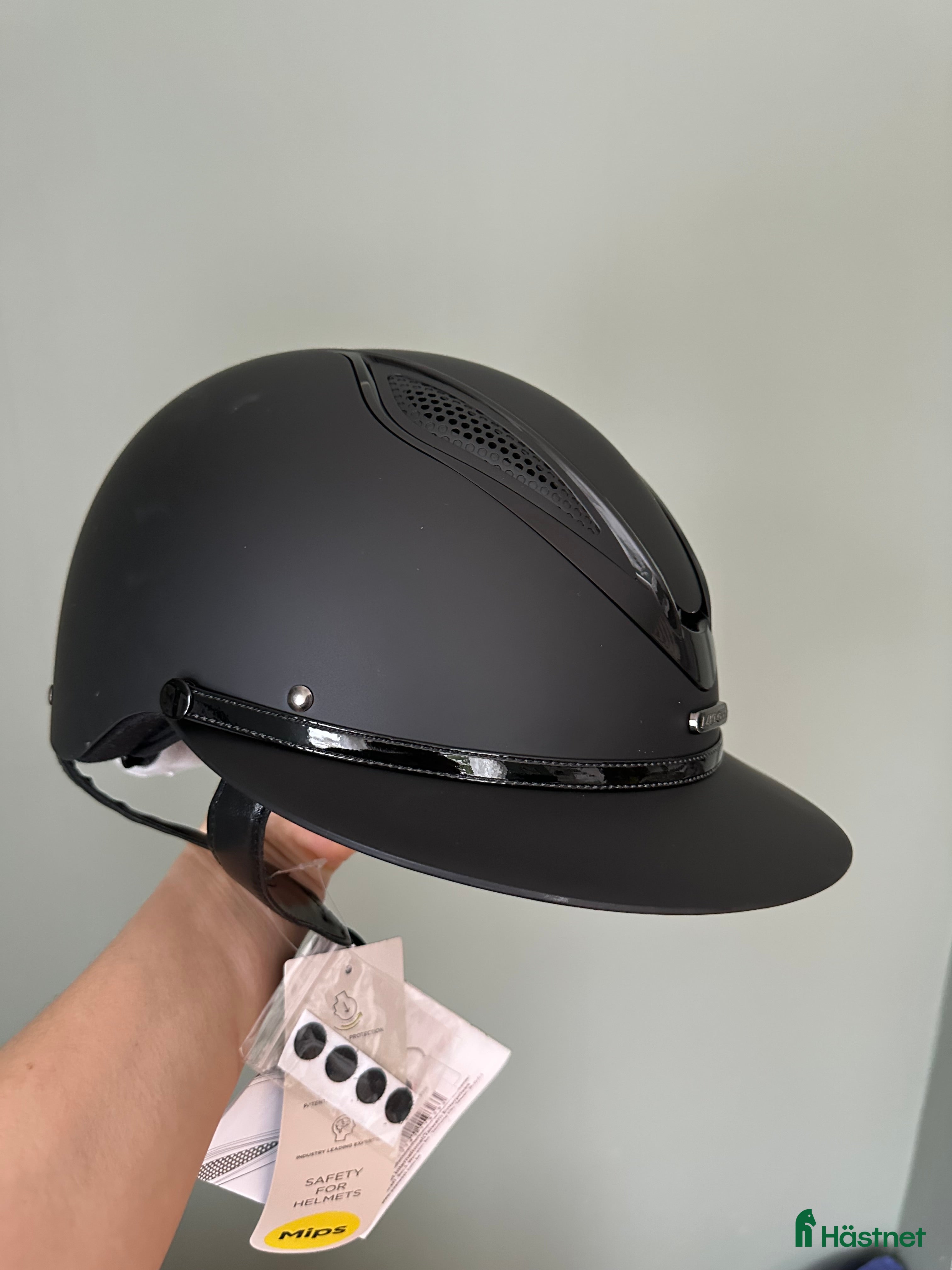 Hjälmar ryttarutrustning till salu: Ny MIPS Adele ridhjälm i Värmdö - Annons 2