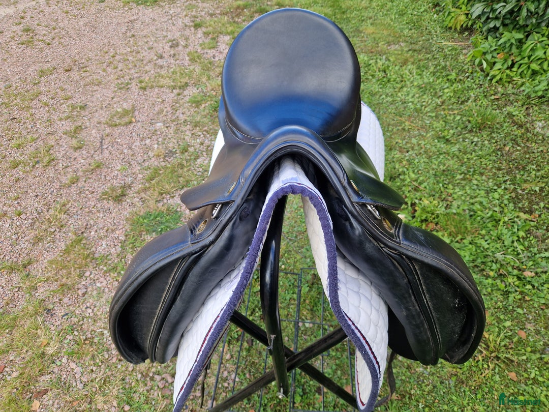 Sadlar hästutrustning till salu: Prestige Roma dressyrsadel i Immeln - Annons 2