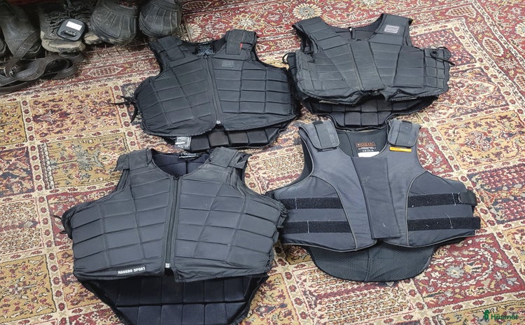 Säkerhetsvästar ryttarutrustning till salu i Norrtälje - Annons 13