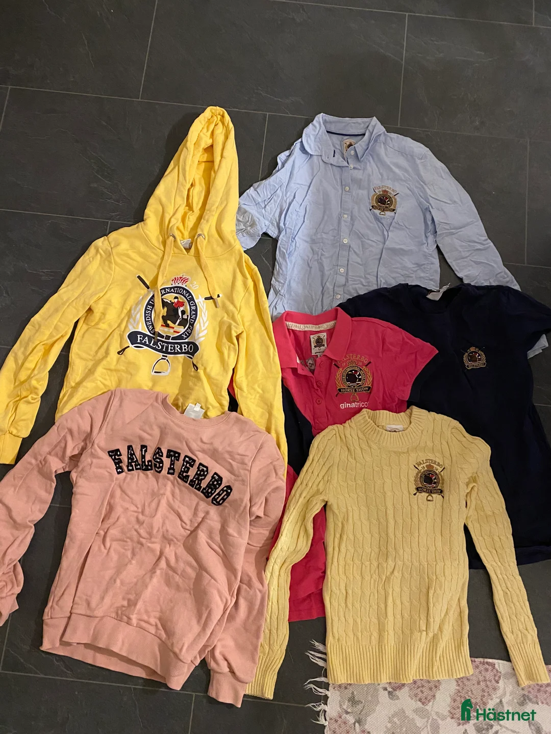 Övrigt Ridkläder ryttarutrustning till salu: Fina överdelar Falsterbo Horse show Gina tricot - Annons 1