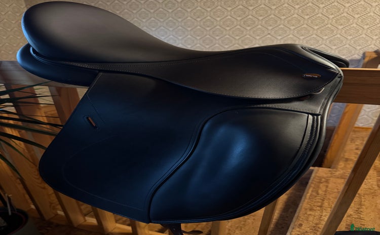 Sadlar hästutrustning till salu i Nykvarn - Annons 2