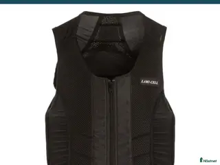 Säkerhetsvästar ryttarutrustning till salu: Lamicell Ryggskydd i Ringarum - Annons 1