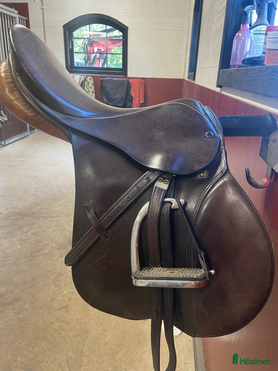 Sadlar hästutrustning till salu: Allround stübben sadel i Lekeryd - Annons 1