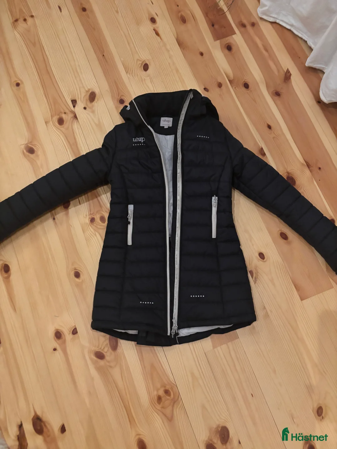 Jackor & Kavajer ryttarutrustning till salu: Helt ny uhip jacka  i Västerås - Annons 1