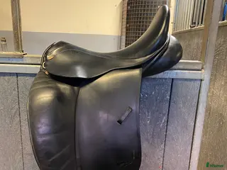 Sadlar hästutrustning till salu: Dressyrsadel - Annons 2