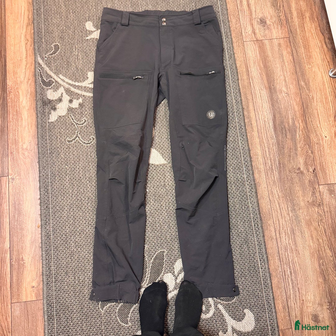 Ridbyxor ryttarutrustning till salu: Uhip Grå i Tollered - Annons 1