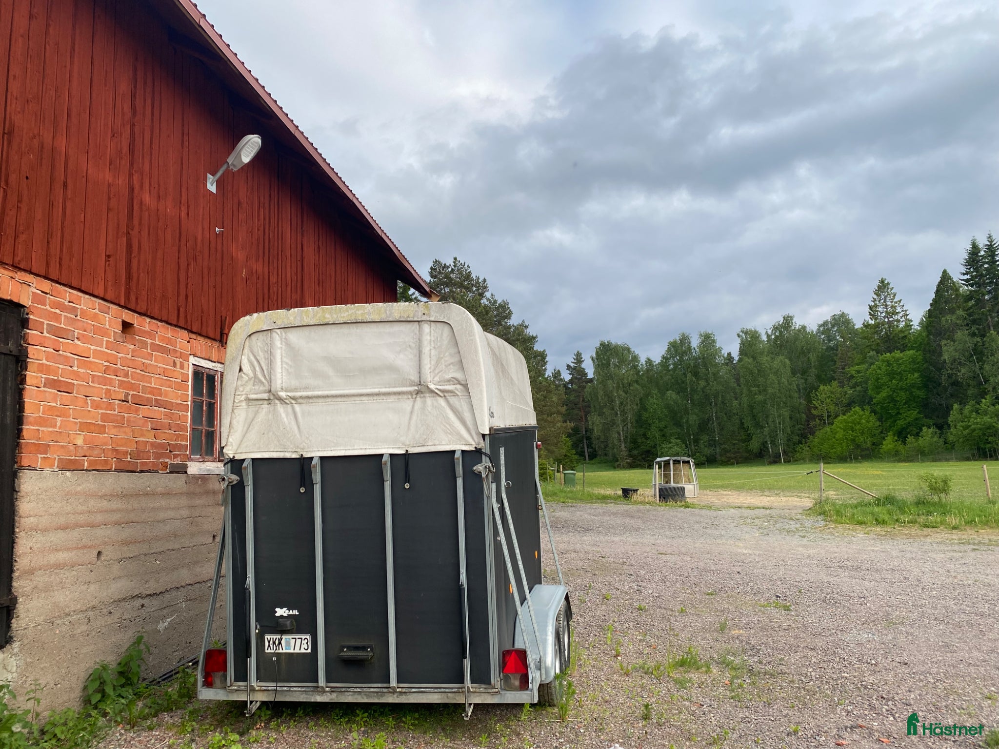 Hästtransporter  fordon & transport till salu: Äldre hästtransport i gott skick i Knivsta - Annons 3