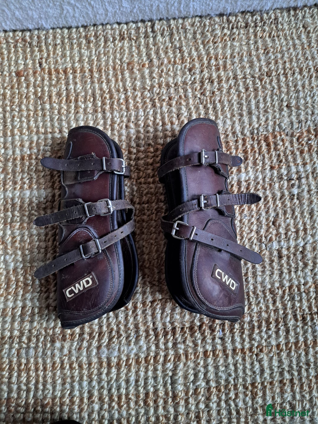 Benskydd hästutrustning till salu: CWD skydd med remmar i Hägersten - Annons 1