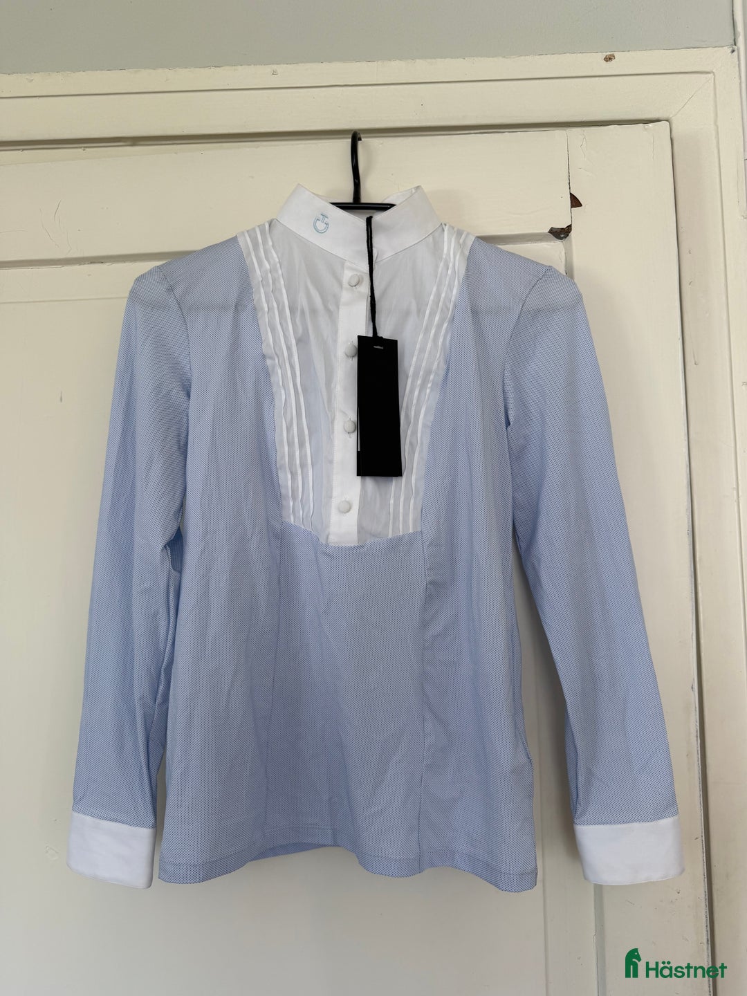 Övrigt Ridkläder ryttarutrustning till salu: Tävlingsskjortor, ridbyxor Kingsland och CT i Växjö - Annons 1