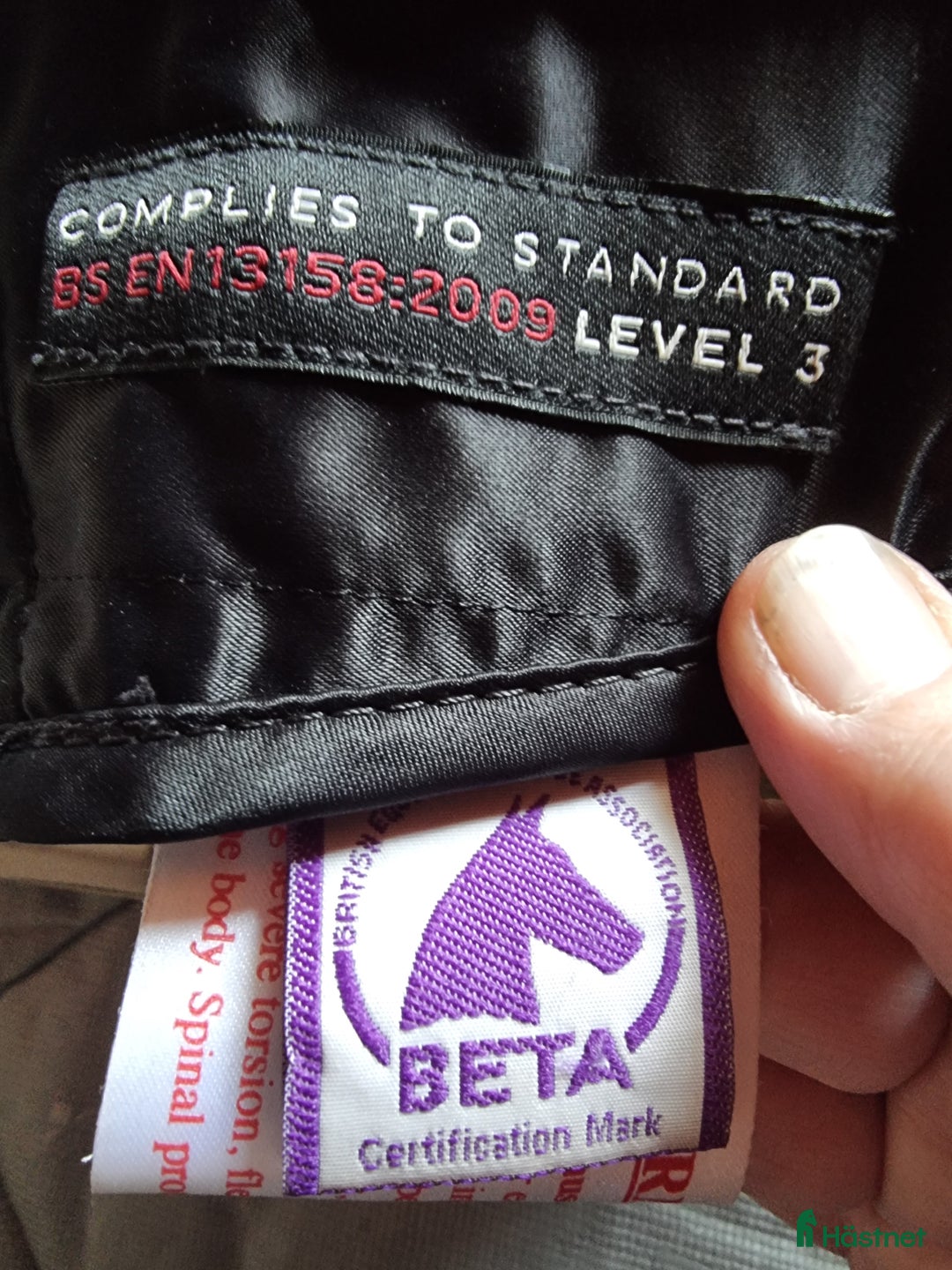 Säkerhetsvästar ryttarutrustning till salu: Racesafe Adult M Regular i Knäred - Annons 5