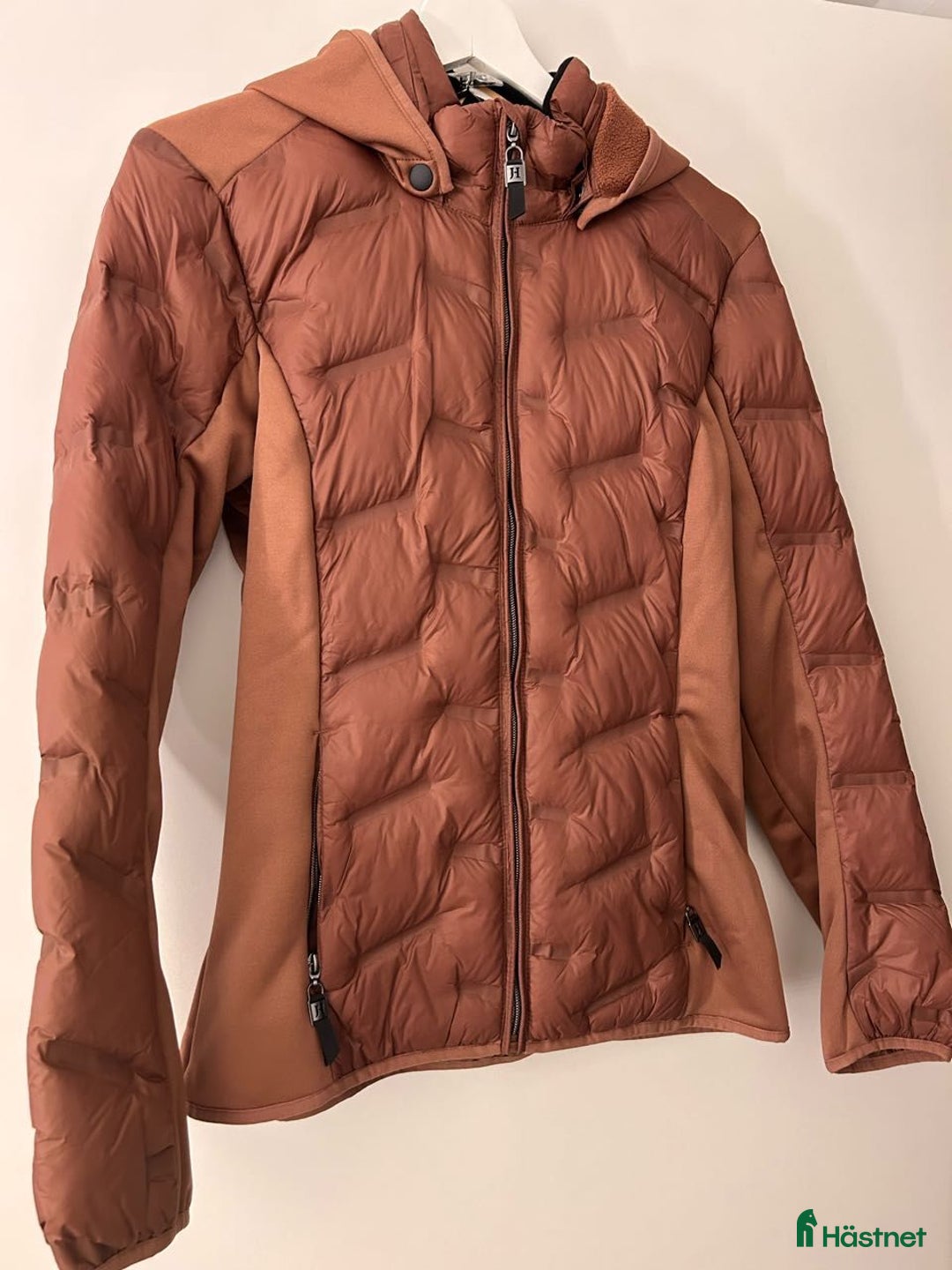 Jackor & Kavajer ryttarutrustning till salu: Ja Hel ny rid jacka i Haninge - Annons 3