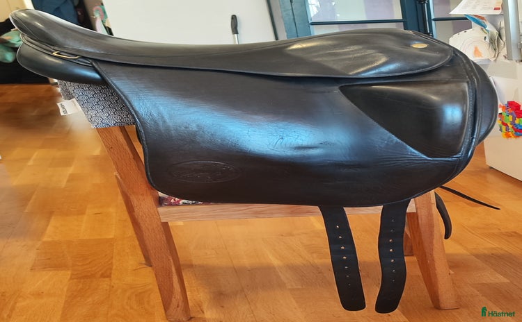 Sadlar hästutrustning till salu: Draupnir SP 17" i Farsta - Annons 1