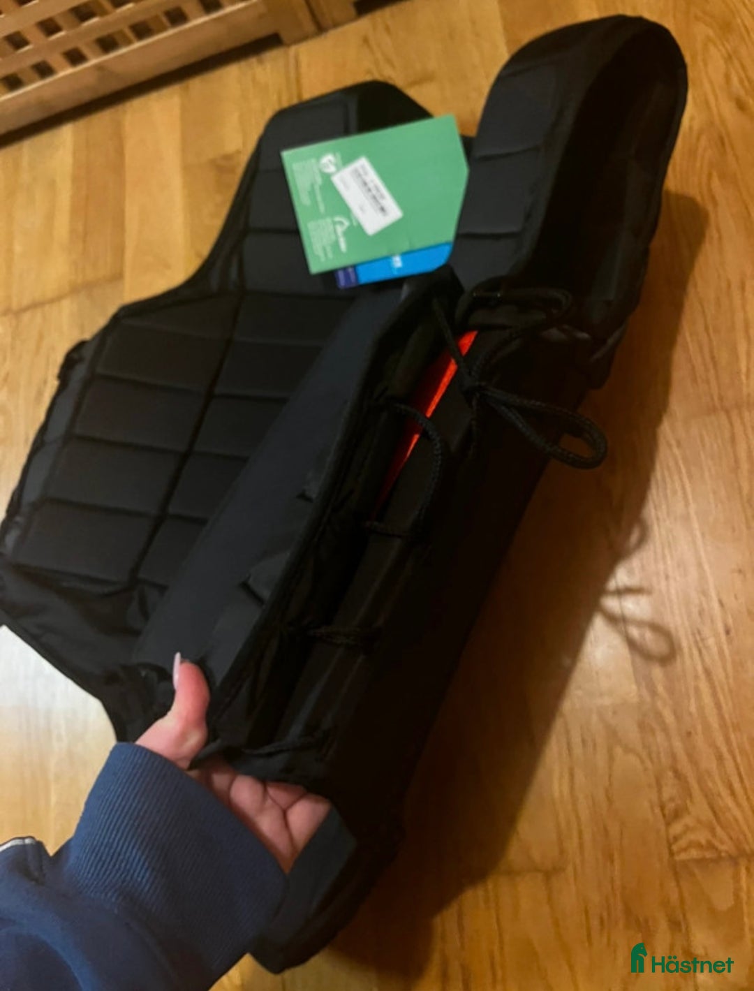 Säkerhetsvästar ryttarutrustning till salu: Oanvänd säkerhetsväst i Matfors - Annons 3